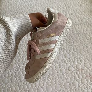 ADIDAS gazelle baby pink